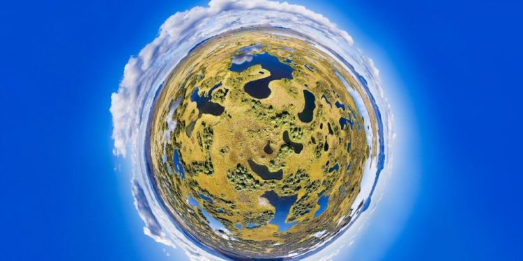 © FOTO: PAUL OOSTVEEN/SKYPIXEL
„Skrivena jezera u 360°“ – drugo mesto u kategoriji „Profesionalci – fotografije od 360°“