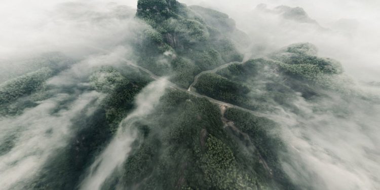 © FOTO: 李 文/SKYPIXEL
„Leteće mastilo planine Tjen Šan“ – prvo mesto u kategoriji „Entuzijaste – fotografije od 360°“