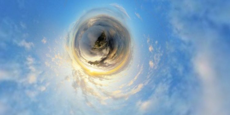© FOTO: 陈军/ SKYPIXEL
„More oblaka na planini Laođuen“ – treće mesto u kategoriji „Entuzijaste – fotografije od 360°“
