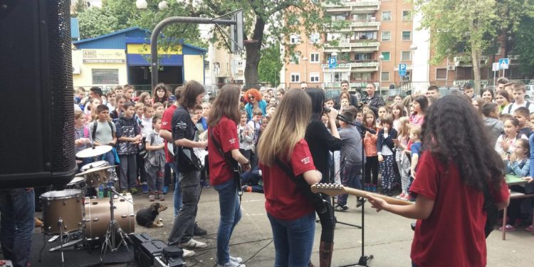 Gitarom kroz škole/Photo: Rok Planeta, Dragan Paunović