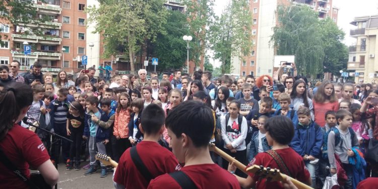Gitarom kroz škole/Photo: Rok Planeta, Dragan Paunović