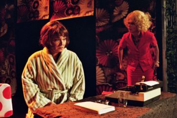 Elizabeta Đorevska i Ljiljana Stjepanović/ Photo: pozoristeterazije.com