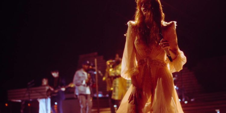 Florens Velč/{hoto: facebook@florenceandthemachine