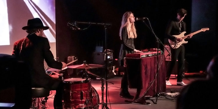 Still Corners/ Photo: AleX
