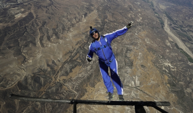 SkyDiver skočio sa 7.500 metara – bez padobrana!