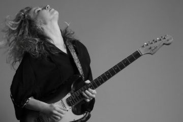 Photo: Facebook @AnaPopovicMusic