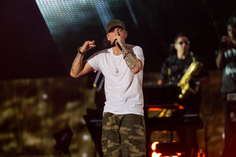 “Campaign speech”  – Eminem pesmom protiv Trampa