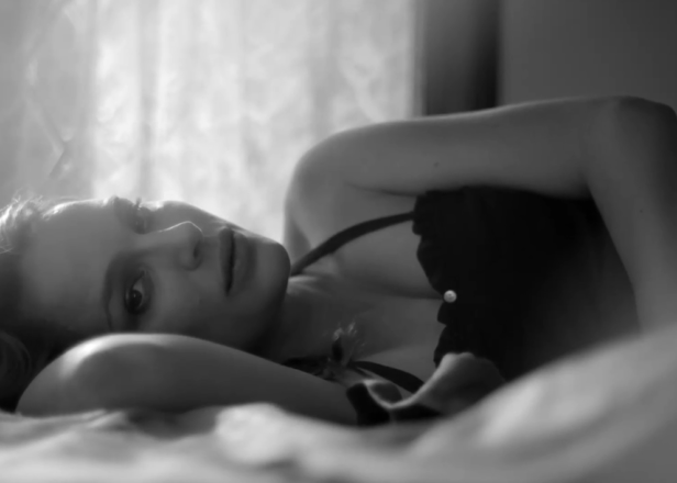 ŠTA JE MAGIČNIJE… Nova pesma Džejmsa Blejka, ili trudna i prelepa Natali Portman u spotu za nju…