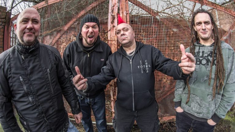Domaće pojačanje škotskim pankerima… Replicunts i Dishumanity specijalni gosti koncerta benda The Exploited u novosadskoj Fabrici