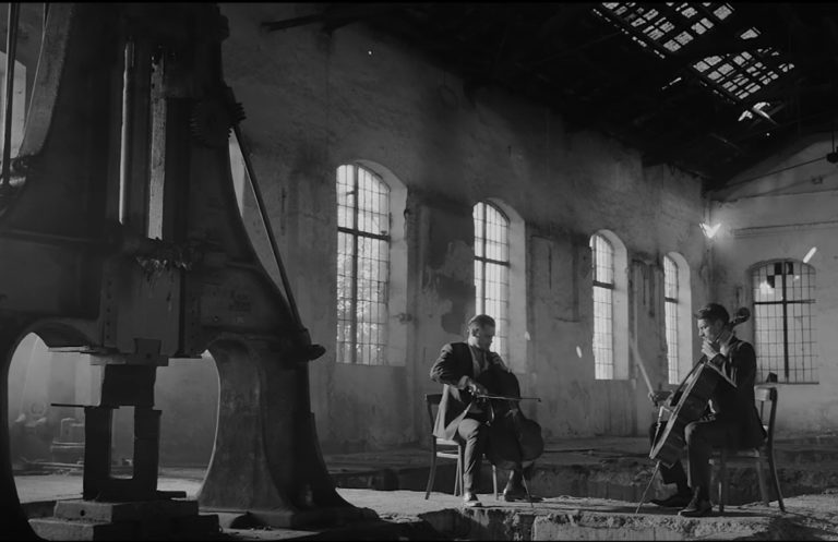 MUZIČKA PORUKA MIRA: Pogledajte novi spot 2Cellos za muziku iz “Šindlerove liste”