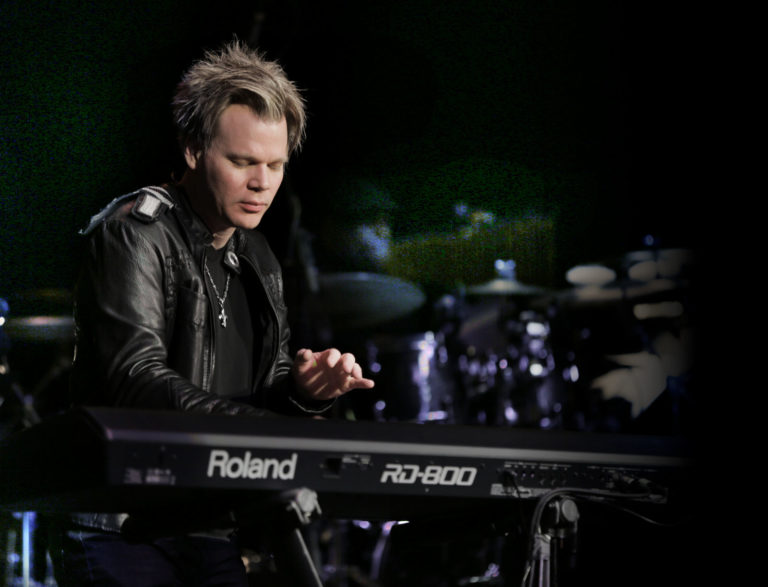 Umro osnivač “Rolanda”, na čijim instrumentima su svirali Bouvi, Depeche Mode, Duran Duran, Žan Mišel Žar…