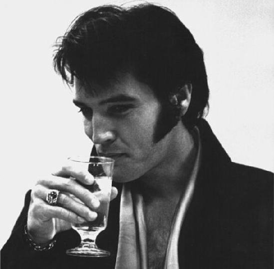 Nova kontroverzna teorija: Elvis Prisli umro je zbog loših gena, a ne od droge i rokenrol načina života