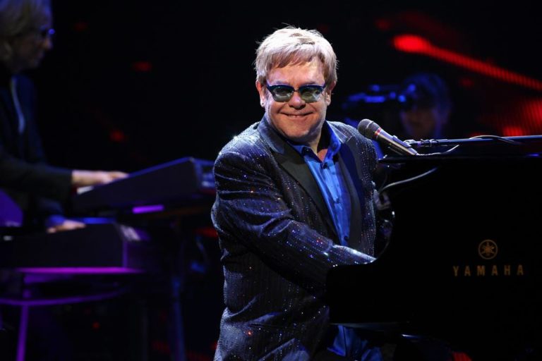 Instagram ispovest Eltona Džona: Pokušao sam da zavolim ženu, ali…