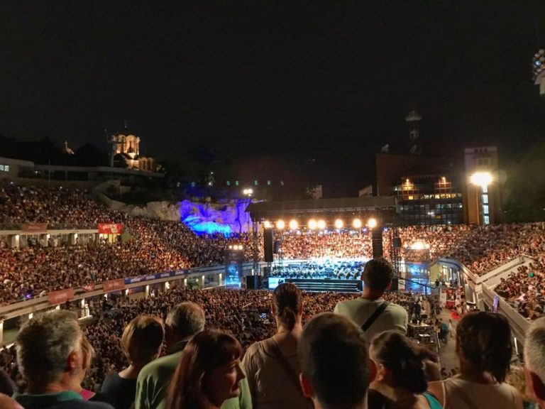 Beograd je pokazao pravo lice… 15.000 ljudi na muzičkom spektaklu “Noć muzike” sinoć na Tašu