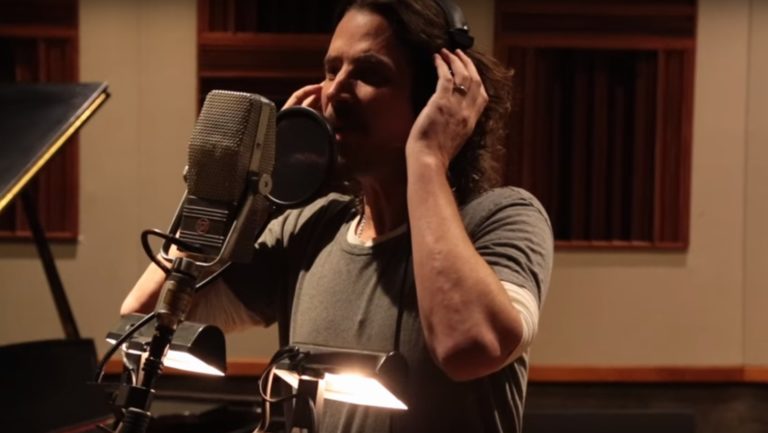 No One Sings Like You Anymore…  Objavljen posthumni album Krisa Kornela sa obradama njemu omiljenih pesama
