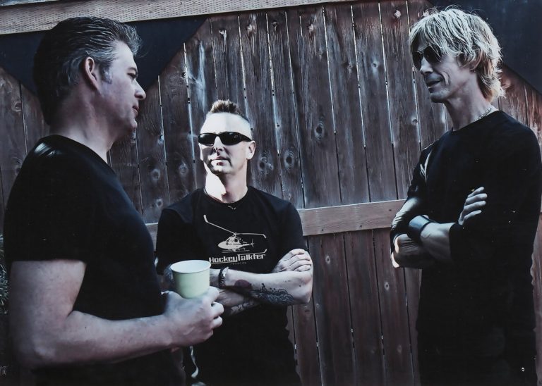 Levee Walkers su – gitarista Pearl Jama, basista Guns N’ Rosesa i bubnjar Screaming Treesa… A kako zvuče? Pa, poslušajte njihov novi singl…