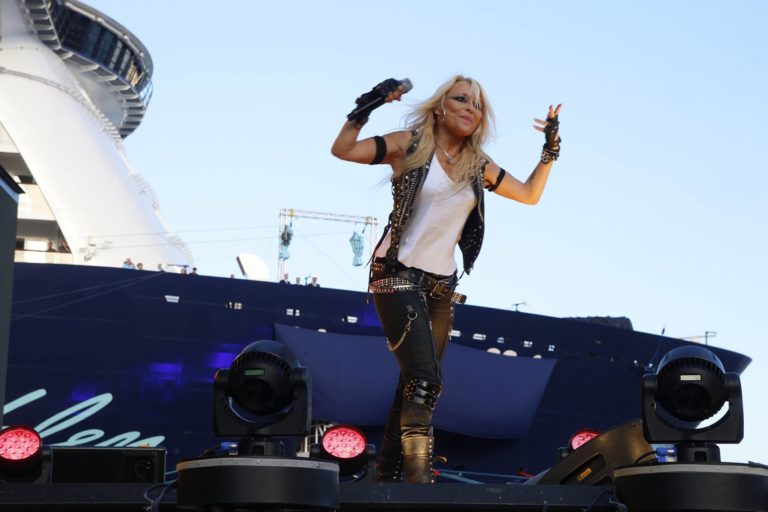 Doro je opet u punoj formi… Kraljica heavy metala najavila novi album i pesmu posvećenu Lemiju
