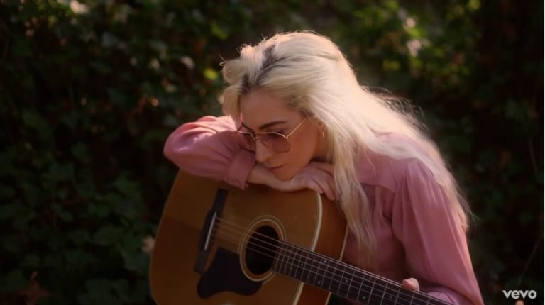 Lejdi Gaga predstavila klavirsku verziju pesme “Joanne”