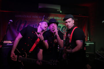 Crveni karton/ Photo: AleX