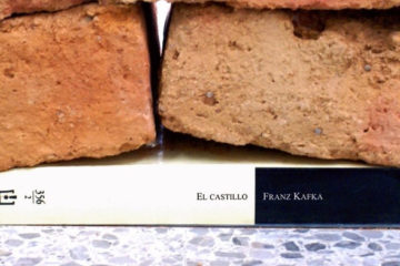 Knjiga "Zamak", Franc Kafka/Photo: Twitter printscreen