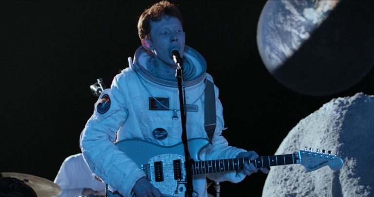 Live On The Moon… King Krule održao koncert “na Mesecu”