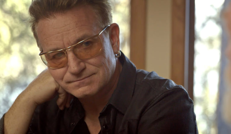 Sujeta, moj omiljeni greh… Bono Voks ljut što je u njegovom selu Met Dejmon popularniji od njega