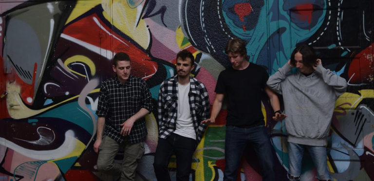 Predstavljamo vam Pub House, mladi beogradski bend koji je upravo objavio prvi video singl “Egomanijak”