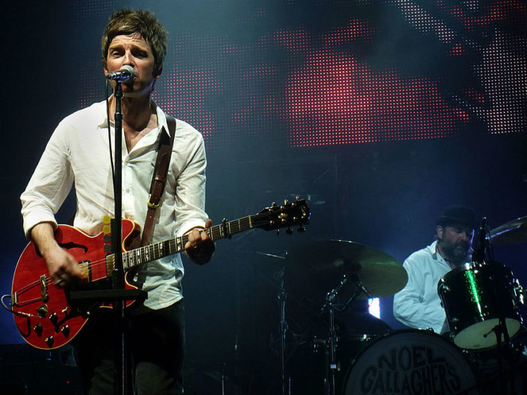 Noel Gallagher’s High Flying Birds objavili video spot za singl “She Learned How To Fly”