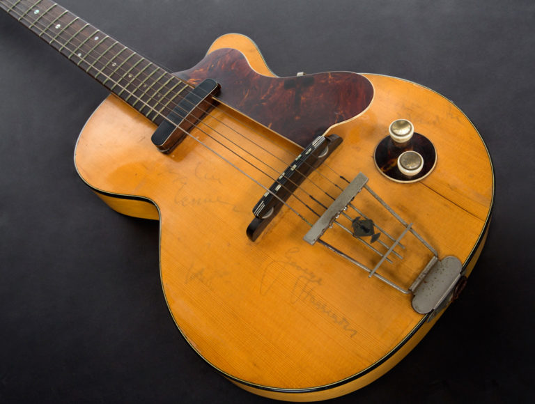 IMATE LI NEŠTO VIŠKA LOVE… Prodaje se prva električna gitara Džordža Harisona
