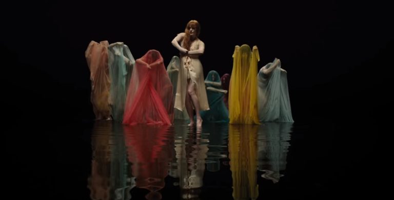 Florence And The Machine objavili spot za pesmu “Big God”
