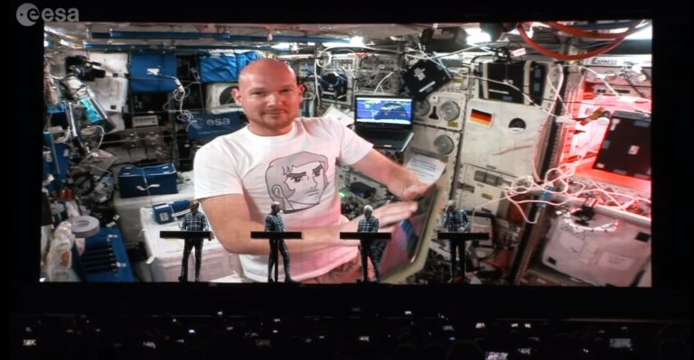 Astronaut sa svemirske stanice “upao” uživo na koncert Kraftwerka