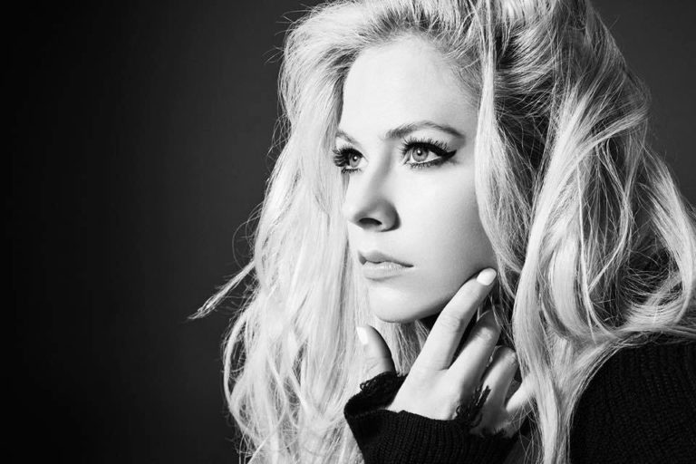 VRATILA SE, ALI STVARNO… Stigao novi singl Avril Lavinj i emotivni spot koji ga prati