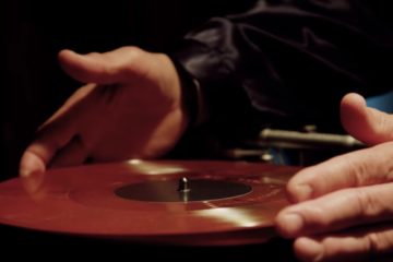 Deadwax/Photo: YouTube printscreen