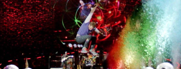 Nije samo dokumentarac… Stiže i “leptirić”, koncertni film + live izdanje grupe Coldplay