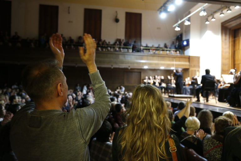 Više od 1.000 ljudi na tehno žurci Beogradske filharmonije