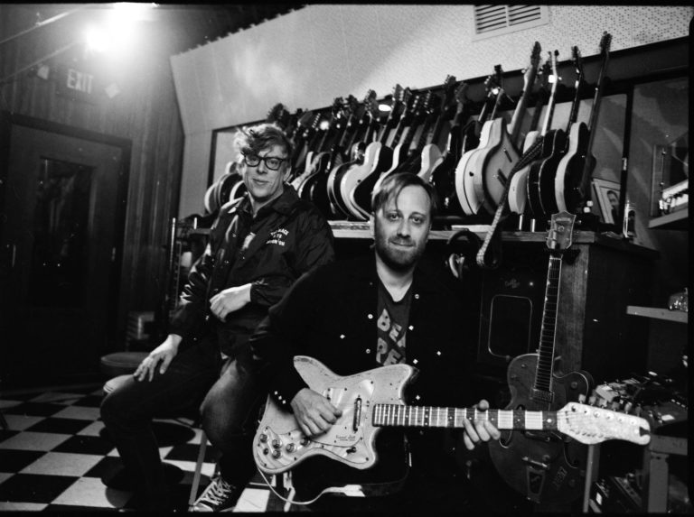 Mississippi blues u genima… The Black Keys singlom i spotom “Crawling Kingsnake” najavili novi album