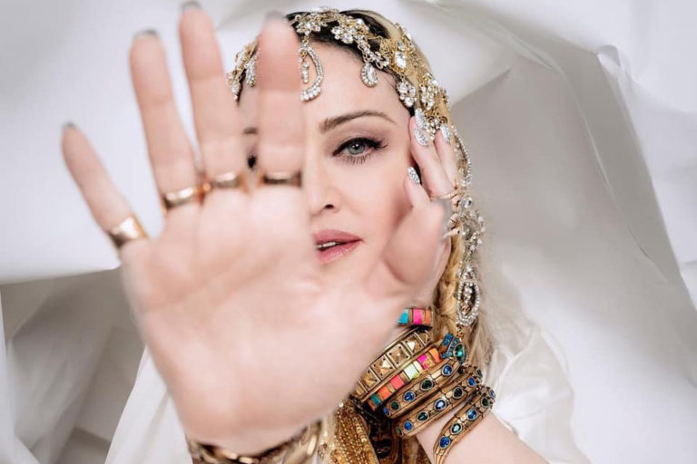 Kao da sam silovana… Pevačicu razbesneo članak pod naslovom “Madonna at Sixty” u New York Timesu, a onda je objavila novi spot…