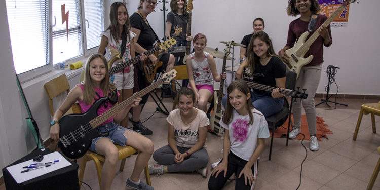 Rok kamp za devojčice/ Photo: Promo (AleX)