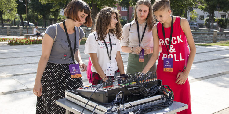 Rok kamp za devojčice/ Photo: Promo (AleX)
