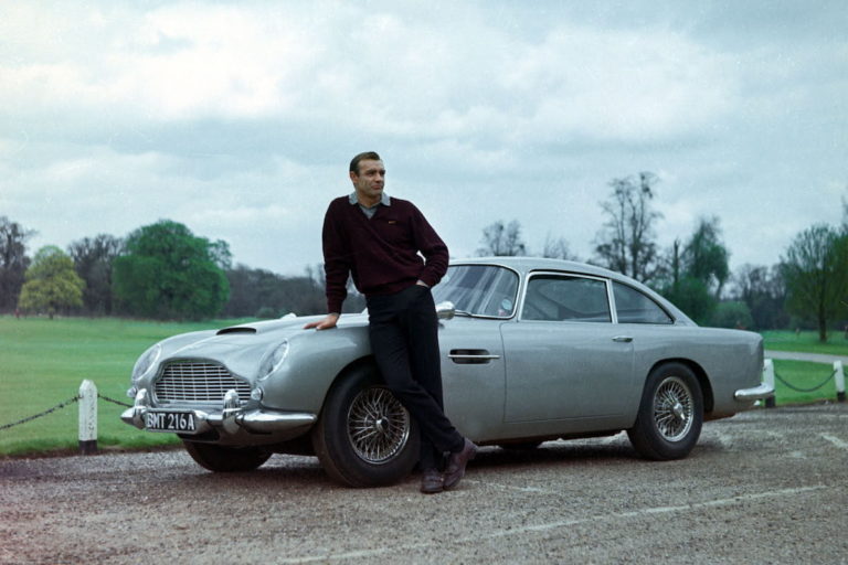 Licence to Sell… Na prodaju “Aston Martin” Džejmsa Bonda iz “Goldfingera”… Ispravan. Cena – šest miliona dolara