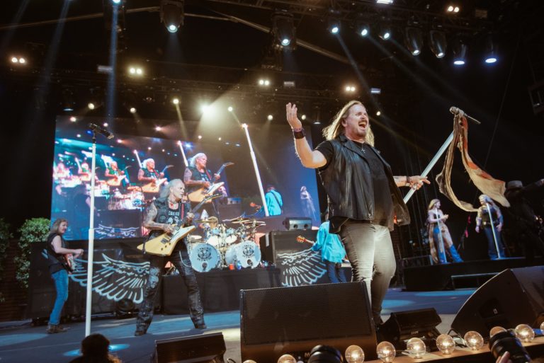 Uoči koncertnog filma koji prati oproštajnu turneju, Lynyrd Skynyrd objavili video za “What’s Your Name”