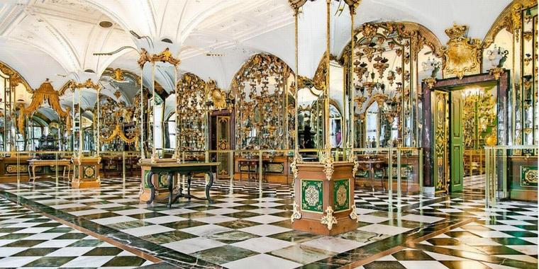 Najveća pljačka muzeja u istoriji… Iz drezdenske “Zelene riznice” jutros odnet nakit vredan – milijardu evra