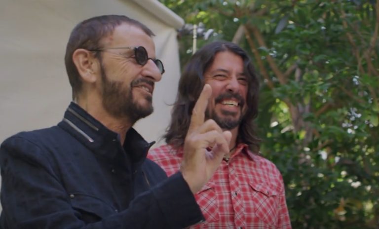 Mali bubnjarski razgovori… Dejv Grol i Ringo Star ćaskali pred kamerama i pričali fazone o – bubnjarima