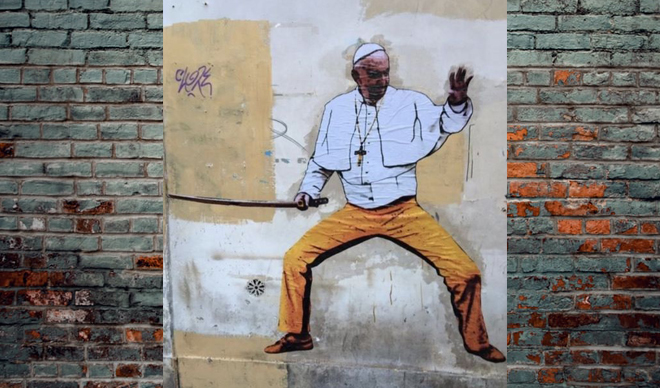 Sve im diraj, samo papu nemoj… Umetnik u Rimu napravio mural “Kill Bill” Franje, pa završio u policiji