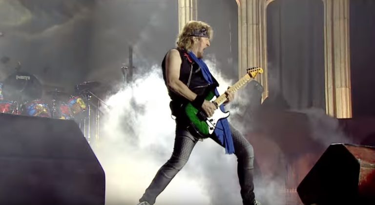 Adrian Smit progovorio o tome kako funkcioniše postava Iron Maidena sa tri gitare… Da imamo tri Malmstima potukli bismo se u roku od pet minuta