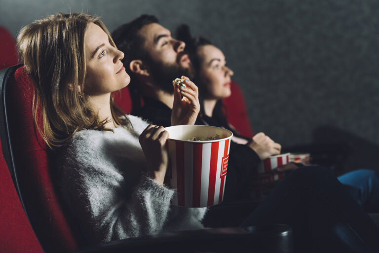 Bioskop iz fotelje… ali pravi: Startovala MOJ OFF online platforma, gledaćemo filmove “dok se boje ne rastope”…