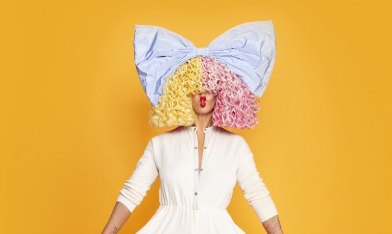 Sia se vratila sa novim singlom… “Together” najavljuje album sa muzikom iz njenog filma “Music”