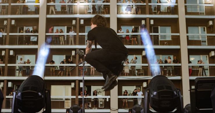 Ukrajinci našli rešenje za žive svirke… “Vertikalni koncerti” su budućnost, evo kako to izgleda
