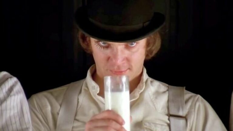 Da li znate šta to ustvari pije Aleks u “Paklenoj pomorandži” kad kaže “mleko s noževima”