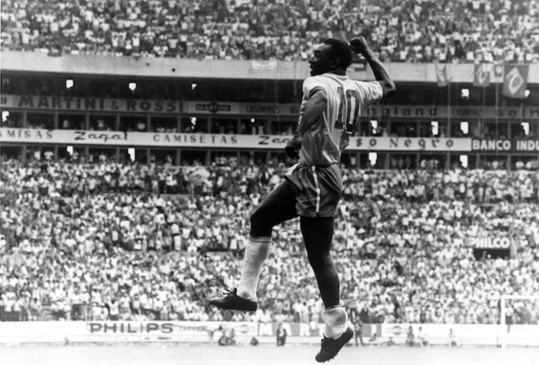 Fudbalska legenda Pele snimio pesmu sa meksičkim zvezdama Rodrigom i Gabrijelom… a tema je – crna magija
